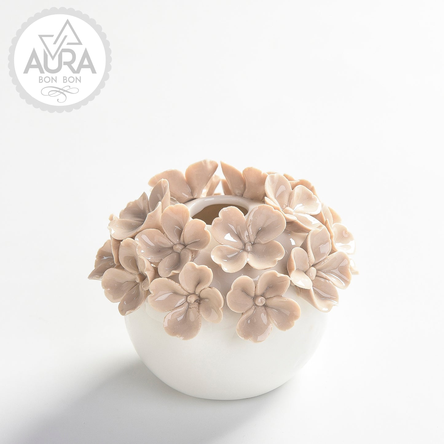 Beige flower fragrance diffuser 11x11x9cm