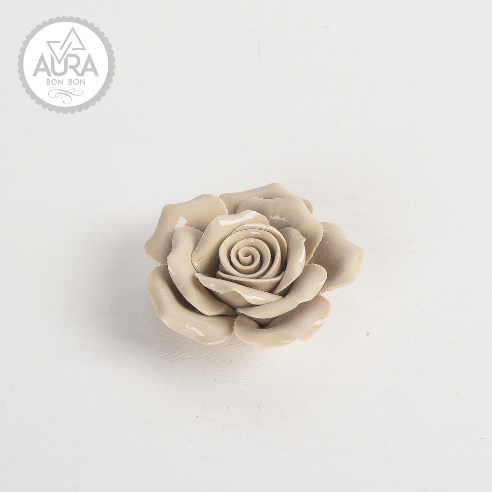 Rosa decorativa in porcellana tortora 4 cm – Aura, 1 pz