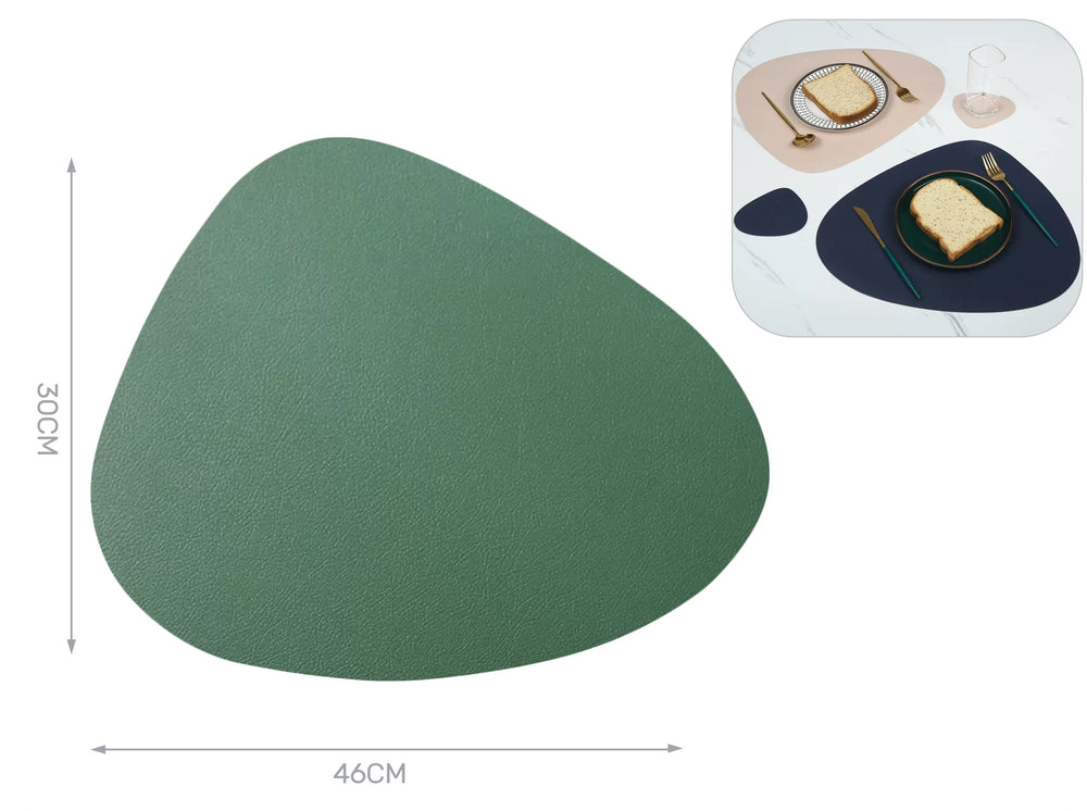 Oval placemat 30x46cm green