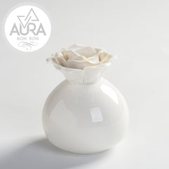 White floral diffuser 8.6x8.6x9.7cm