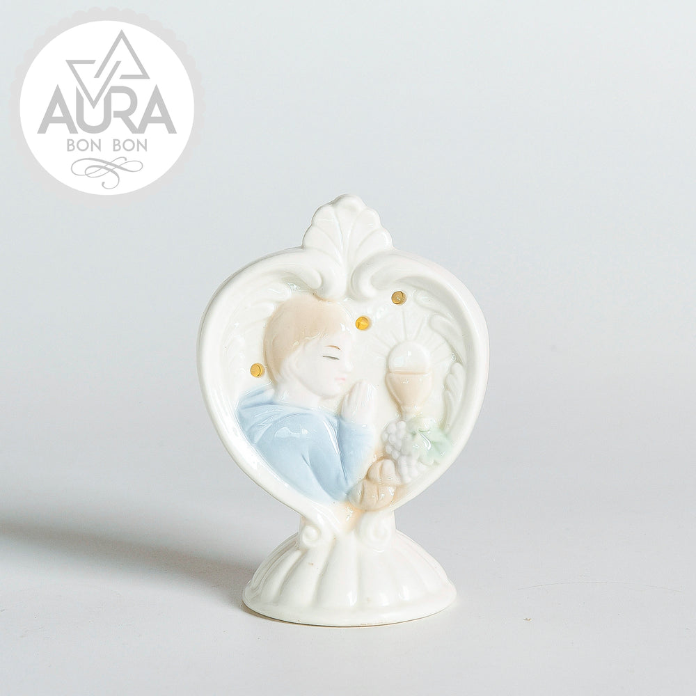 First Communion favor with heart shape and praying child 7.7x5.8x11cm
