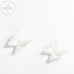 Farafalla bianca in porcellana 7x6,8x2,5cm (misura grande)