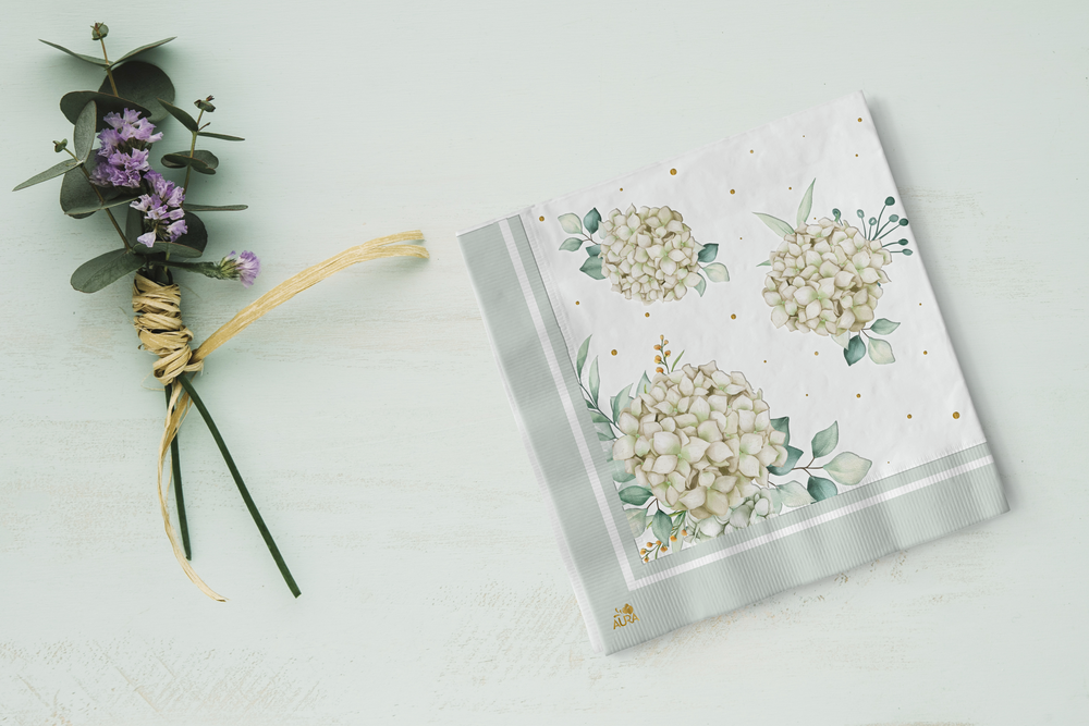Hydrangea and gold napkins 33x33cm 16pcs