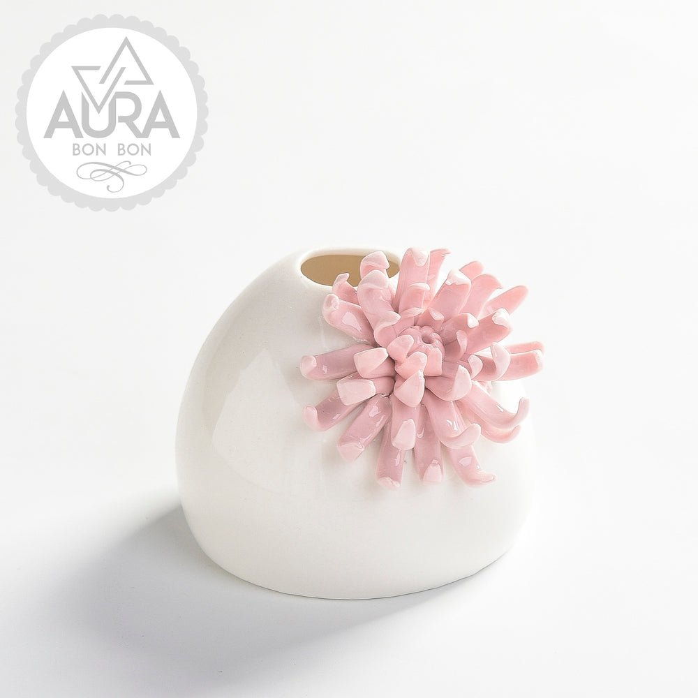 Air freshener with pink flower 8.5x8.5x7.8cm